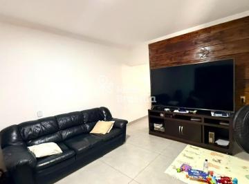 Casa · 120m² · 4 Quartos · 2 Vagas · QE 38 - Sobrado Reformado de Excelente Padrão de acabamento - 4 quartos - 3 suítes - Guará II