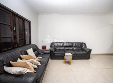 Casa · 120m² · 4 Quartos · 2 Vagas · QE 38 - Sobrado Reformado de Excelente Padrão de acabamento - 4 quartos - 3 suítes - Guará II