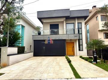 Foto 01 · Casa em Condomínio de Luxo à Venda em Santana de Parnaíba-SP, Bairro Suru: 3 Quartos, 3 Suítes, 3 Sa