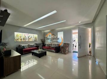 Casa de 3 quartos, Brasília · 3 QUARTOS, SENDO 3 SUÍTES, SENDO UMA SUÍTE MASTER COM CLOSET/HIDROMASSAGEM/CHURRASQUEIRA/PISCINA