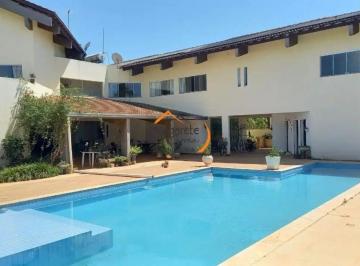 Casa de 5 quartos, Brasília · 5 QUARTOS, SENDO 5 SUÍTES E 1 SUÍTE MASTER/PISCINA AQUECIDA/CHURRASQUEIRA/SAUNA