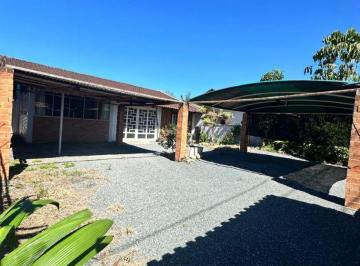 Casa de 3 quartos, Joinville · Linda casa privativa no paranaguamirim