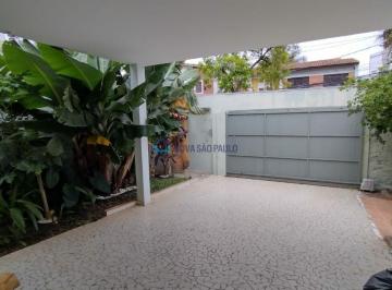 Casa · 270m² · 3 Quartos · 2 Vagas · Casa Térrea à Venda em Moema com 3 Suítes e 2 Vagas