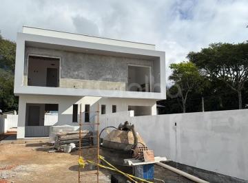 Casa 01 e 02 · Casa de 90 m² com 2 suítes no bairro Praia de Fora