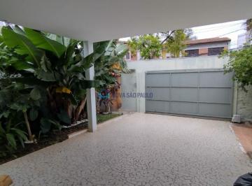 Casa · 270m² · 3 Quartos · 2 Vagas · Casa Térrea com 3 Quartos e 3 Suítes em Terreno de 435m²