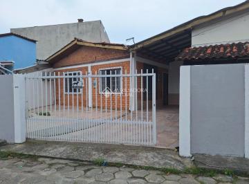 Casa · 80m² · 2 Quartos · 2 Vagas · Casa em Ingleses do Rio Vermelho com 2 dormitórios para locação