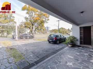 Casa · 202m² · 3 Quartos · 4 Vagas · Casa 3 dormitórios ampla, perto da PUC