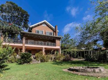 1ip8xkk8taklme69fc44vrqrjw2k · Casa à venda - em Belém Novo