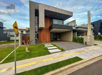 Casa · 283m² · 4 Quartos · 2 Vagas · Casa à venda - no Centro