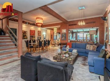 Casa · 345m² · 5 Quartos · 3 Vagas · Casa à venda - em Três Figueiras