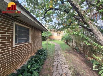 Casa · 213m² · 1 Quarto · 3 Vagas · Casa com Terreno de 213m² na Azenha em Porto Alegre