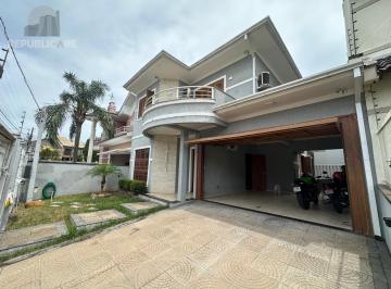 Casa · 180m² · 4 Quartos · 4 Vagas · Casa Alto Padrão Mobiliada com Jacuzie Suíte Master