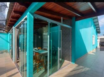 Casa · 220m² · 2 Quartos · 2 Vagas · Casa com pátio em Cachoeirinha