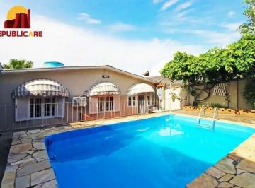 Casa · 182m² · 3 Quartos · 2 Vagas · Sobrado com suíte, piscina e espaço gourmet no Jardim Sabará