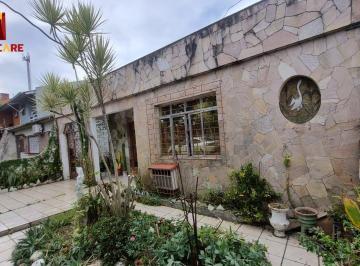 Casa · 101m² · 3 Quartos · 5 Vagas · Linda residência com 3 dormitórios no Bairro Cavalhada.