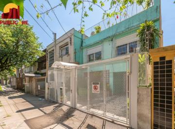 Casa · 257m² · 3 Quartos · 3 Vagas · Casa 3 quartos, 2 suítes, 3 vagas no Rio Branco