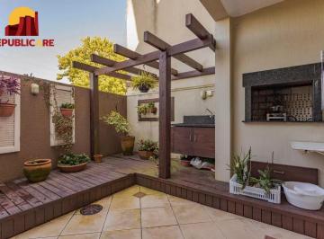 Casa · 250m² · 3 Quartos · 2 Vagas · Casa em condomínio com 3 dormitórios, suíte e 2 vagas