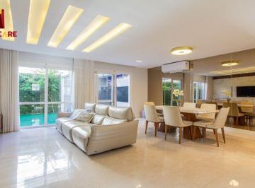 Casa · 195m² · 3 Quartos · 2 Vagas · Casa em Condomínio com 3 quartos, 3 suítes, 2 vagas e 195m² no Jardim Carvalho.