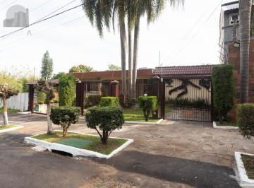 Casa · 470m² · 5 Quartos · 4 Vagas · Casa com piscina e 470m2 no Chácara das Pedras
