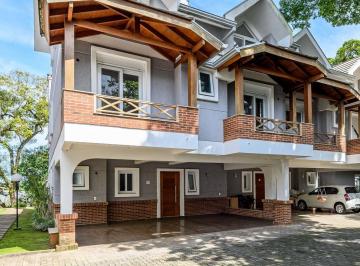 Casa · 459m² · 3 Quartos · 2 Vagas · Sobrado em condomínio no bairro Tristeza de 3 dormitórios / suítes e 2 vagas