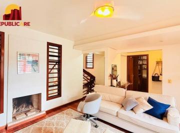 0p5knr7azr8suaaterzzo3j5o4sz · Casa à venda - em Teresópolis