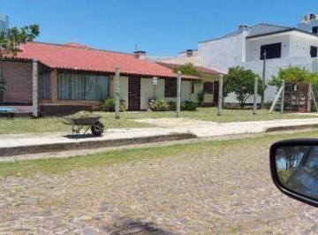 .jpg+2025-03-07 · Casa 5 dormitórios à venda Zona Norte Capão da Canoa/RS