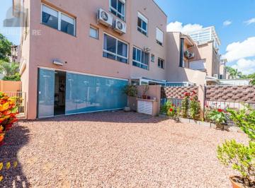 Casa · 231m² · 2 Quartos · 2 Vagas · Casa de Esquina exclusiva em condominio fechado!!!