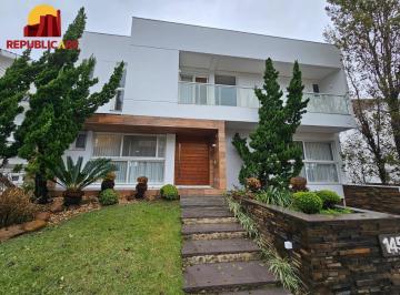Casa · 569m² · 4 Quartos · 6 Vagas · Casa mobiliada e decorada em Condomínio fechado
