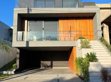 Casa · 250m² · 3 Quartos · 2 Vagas · Casa de Condomínio com 3 suítes para comprar em Centro, Gravataí