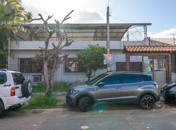 Casa · 351m² · 2 Quartos · 2 Vagas · Casa no Sarandi de 2 dormitórios e 2 vagas DESOCUPADA