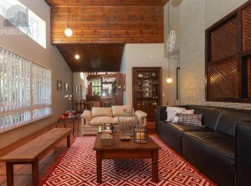 Casa · 350m² · 5 Quartos · 5 Vagas · Casa em Condomínio com 5 quartos, 3 vagas e 350m²