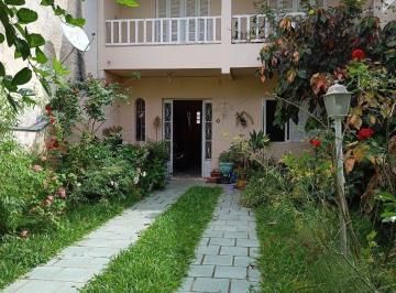 Casa · 180m² · 3 Quartos · 4 Vagas · Casa Sobrado Com Excelente localização
