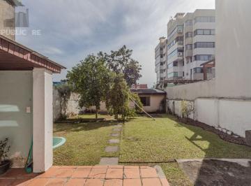 Casa · 174m² · 3 Quartos · 1 Vaga · Casa no bairro Jardim Botânico de 3 dormitórios e garagem e terreno com 370m²