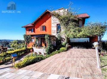 Casa · 399m² · 3 Quartos · 4 Vagas · Casa estilo sítio no Alphaville Porto Alegre | Lago com carpas, pomar e vista pe