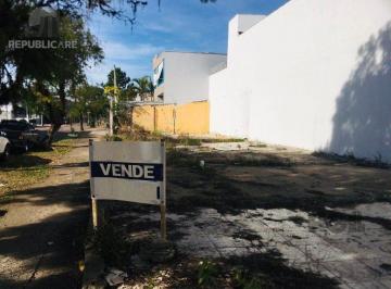 Terreno · 282m² · TERRRENO  DE ESQUINA COM 8,80 DE FRENTE E 32,50 DE FRENTE A FUNDOS