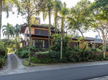 Casa · 394m² · 4 Quartos · 4 Vagas · Casa à venda - em Cavalhada