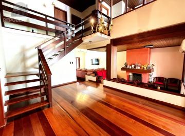 Casa · 300m² · 4 Quartos · 2 Vagas · Casa com 4 quartos, piscina, vaga, churrasqueira e Sacada no bairro Jardim Itu