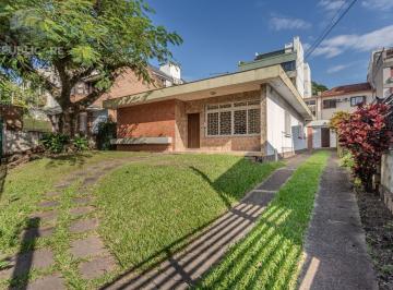 Casa · 250m² · 3 Quartos · 5 Vagas · Casa no Menino Deus de 3 dormitórios e 5 vagas DESOCUPADA