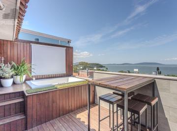 Casa · 230m² · 3 Quartos · 2 Vagas · Casa com 3 suítes, Jacuzzi e vista panorâmica para o Guaíba