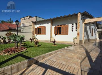 Casa · 145m² · 3 Quartos · 4 Vagas · Casa térrea, 3 dormitórios e 4 vagas cobertos no Sarandi.