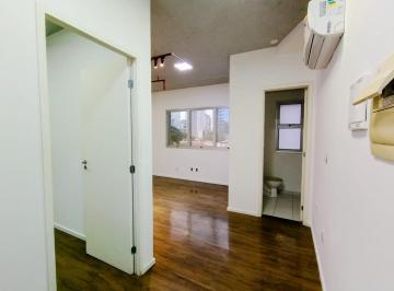 Comercial · 45m² · 1 Vaga · Sala comercial na Rua das Fiandeiras, N. 306 - Cj.31 • 45 m²