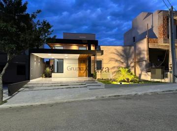Casa · 300m² · 3 Quartos · 2 Vagas · Casa Térrea em Condomínio - Bairro da Grama - Condomínio Terras do Vale - 3 Dormitórios - 300m².