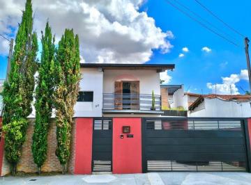 Casa · 340m² · 4 Quartos · Casa para venda em Jardim Embaixador de 340.00m² com 4 Quartos e 1 Suite