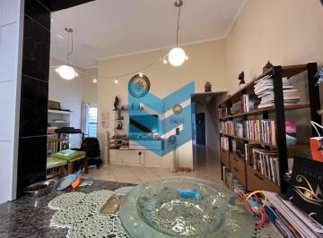 Casa · 190m² · 2 Quartos · 1 Vaga · Casa para venda em Jardim Santa Rosália de 190.00m² com 2 Quartos e 1 Garagem
