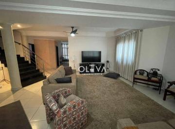 Casa · 335m² · 5 Quartos · 3 Vagas · Sobrado para venda em Figueira I de 335.00m² com 5 Quartos, 1 Suite e 3 Garagens