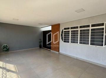 Casa · 201m² · 3 Quartos · 2 Vagas · Casa para venda em Centro de 201.00m² com 3 Quartos e 2 Garagens