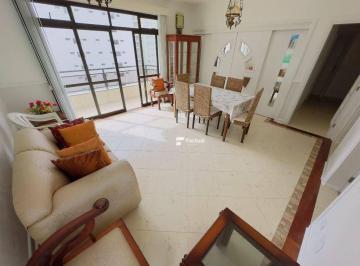 8cb3925f608f0baa54b0eee47a285d3d20e19941 · Apartamento com vista para o mar, localizado apenas 2 quadras da Praia da Enseada no Guarujá.