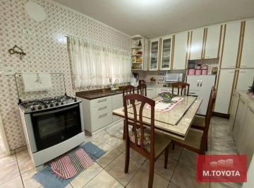 Casa · 215m² · 2 Quartos · 3 Vagas · Casa para venda em Vila Augusta de 215.00m² com 2 Quartos e 3 Garagens