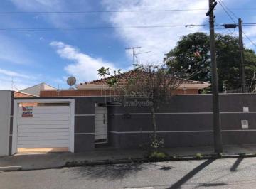 Casa · 210m² · 3 Quartos · 2 Vagas · Casa para venda em Centro de 210.00m² com 3 Quartos, 1 Suite e 2 Garagens