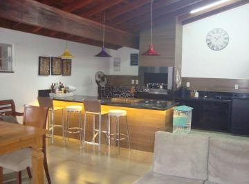 Casa · 191m² · 3 Quartos · 2 Vagas · Casa para venda em Centro de 191.00m² com 3 Quartos, 1 Suite e 2 Garagens